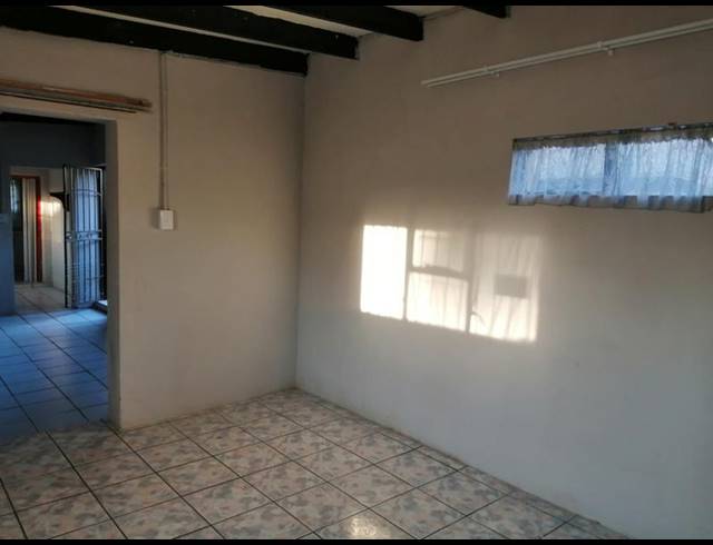 1 BEDROOM PROPERTY TO RENT IN STRUBENVALE